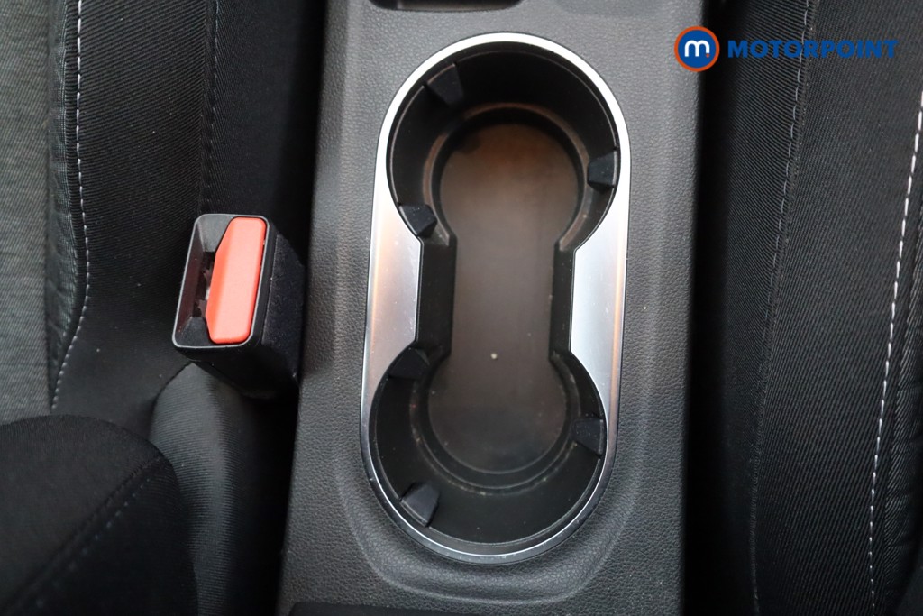 Renault Captur Iconic Edition Manual Petrol SUV - Stock Number (1603320) - 18th supplementary image