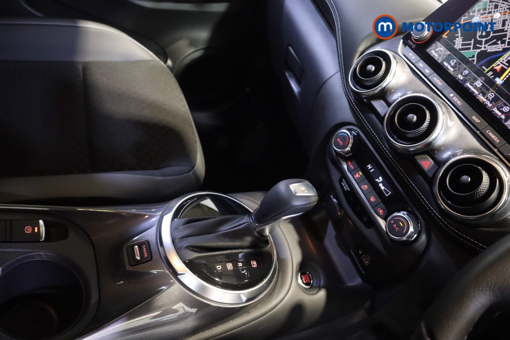 Nissan Juke N-Connecta Automatic Petrol SUV - Stock Number (1603594) - 8th supplementary image