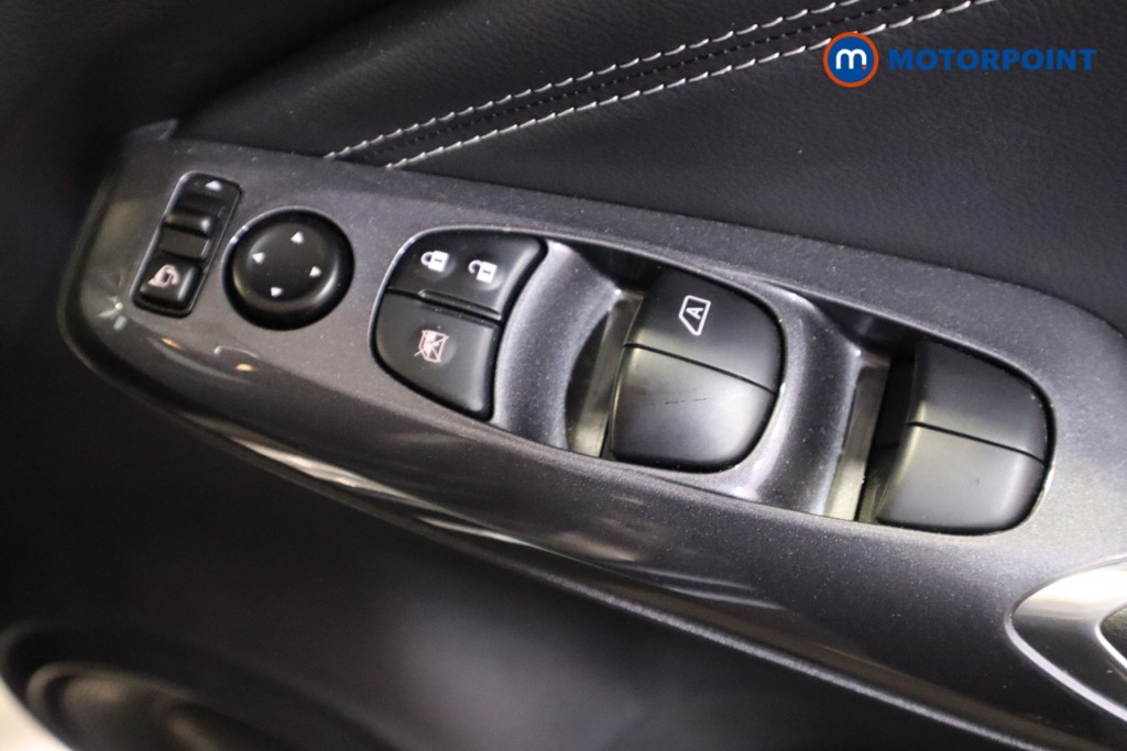 Nissan Juke N-Connecta Automatic Petrol SUV - Stock Number (1603594) - 12th supplementary image