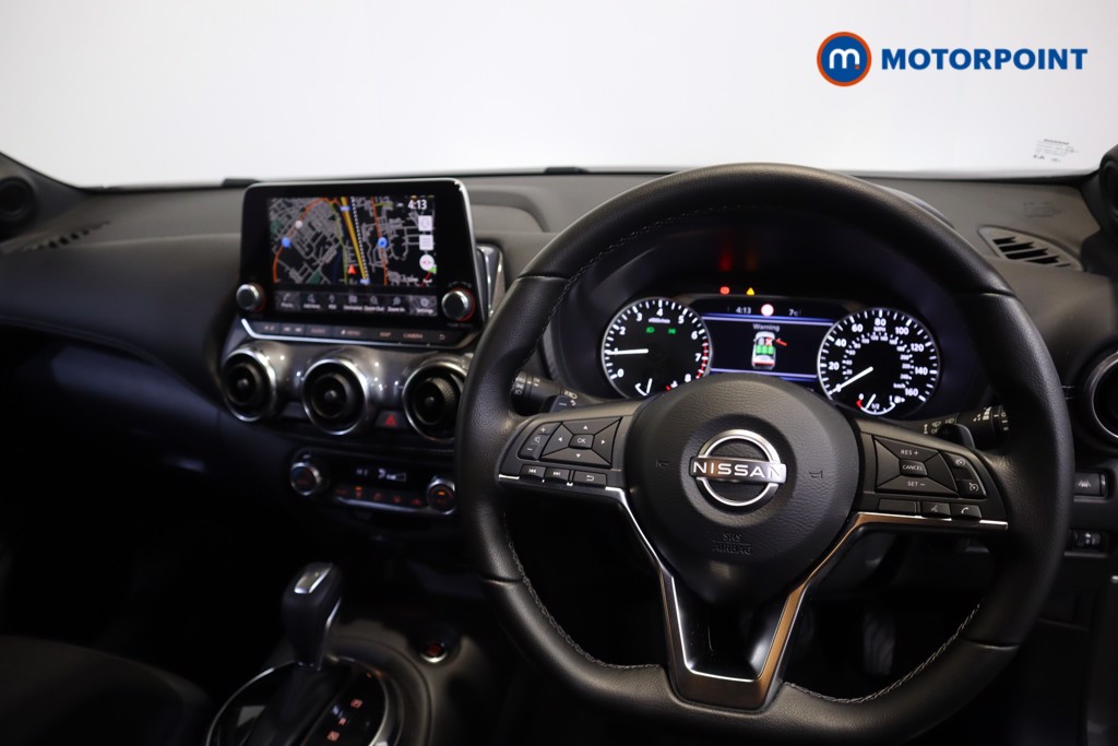 Nissan Juke N-Connecta Automatic Petrol SUV - Stock Number (1603594) - 1st supplementary image