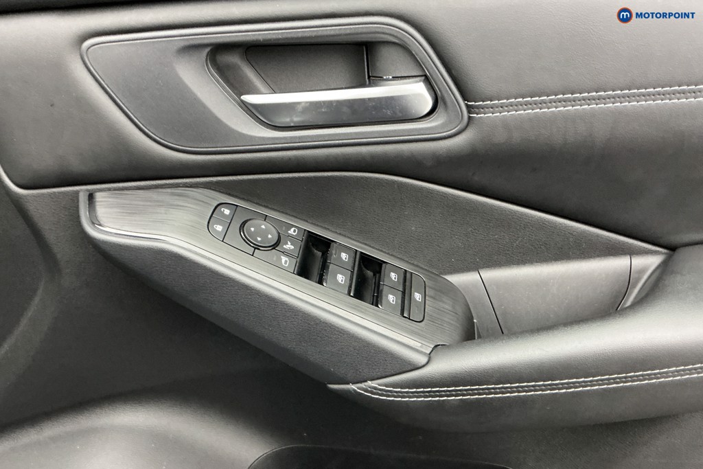 Nissan Qashqai Acenta Premium Automatic Petrol SUV - Stock Number (1588920) - 24th supplementary image