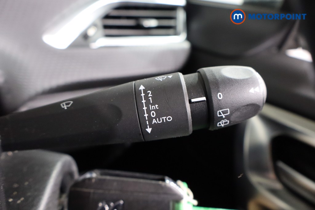 Peugeot 2008 Allure Manual Petrol SUV - Stock Number (1589713) - 7th supplementary image