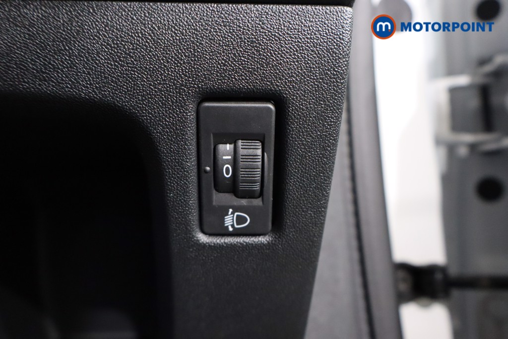 Peugeot 2008 Allure Manual Petrol SUV - Stock Number (1589713) - 13th supplementary image