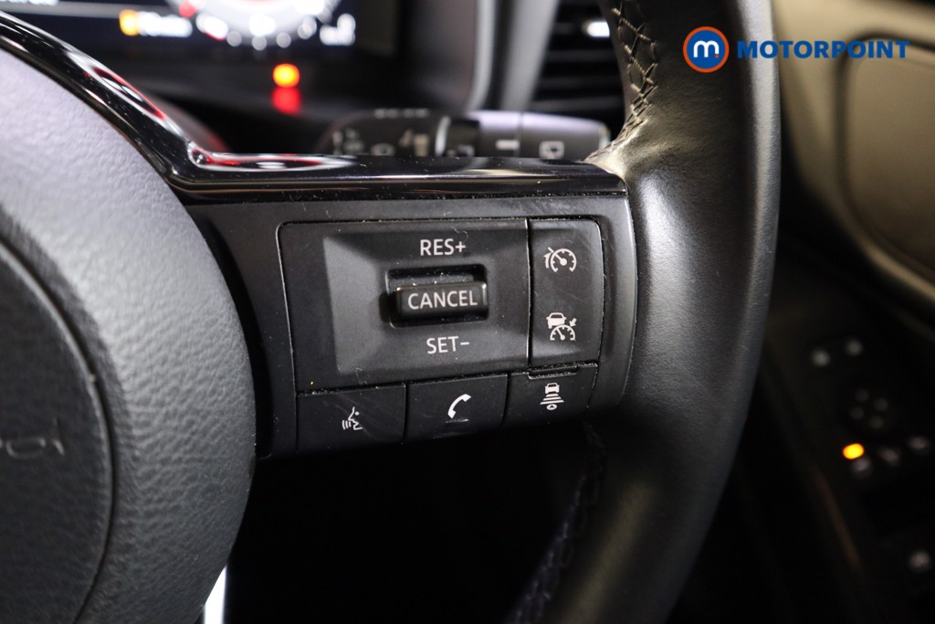 Nissan Qashqai N-Connecta Manual Petrol SUV - Stock Number (1591779) - 4th supplementary image