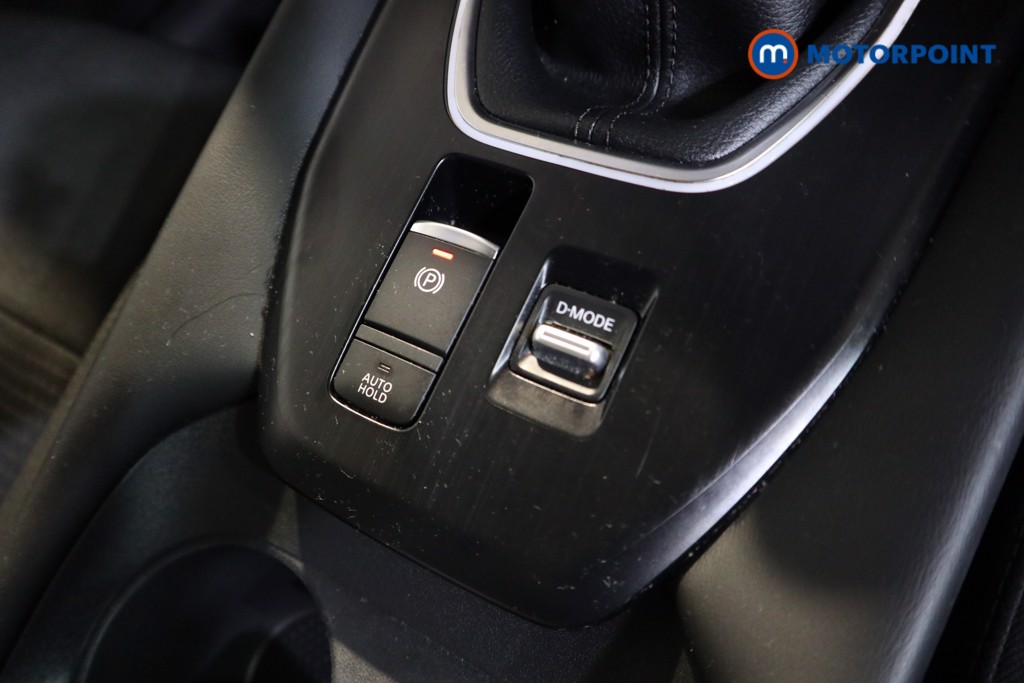Nissan Qashqai N-Connecta Manual Petrol SUV - Stock Number (1591779) - 9th supplementary image