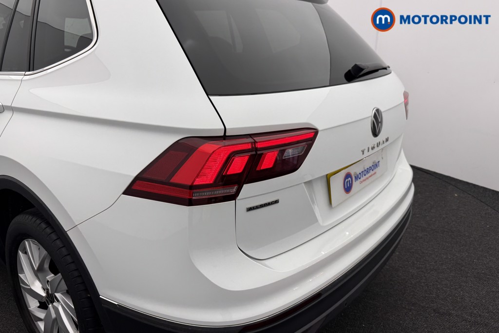 Volkswagen Tiguan Allspace Life Automatic Petrol SUV - Stock Number (1595506) - 28th supplementary image