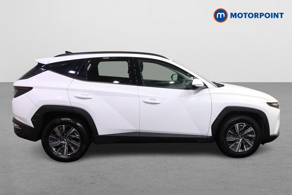 Hyundai Tucson Se Connect Manual Petrol SUV - Stock Number (1595666) - Drivers side
