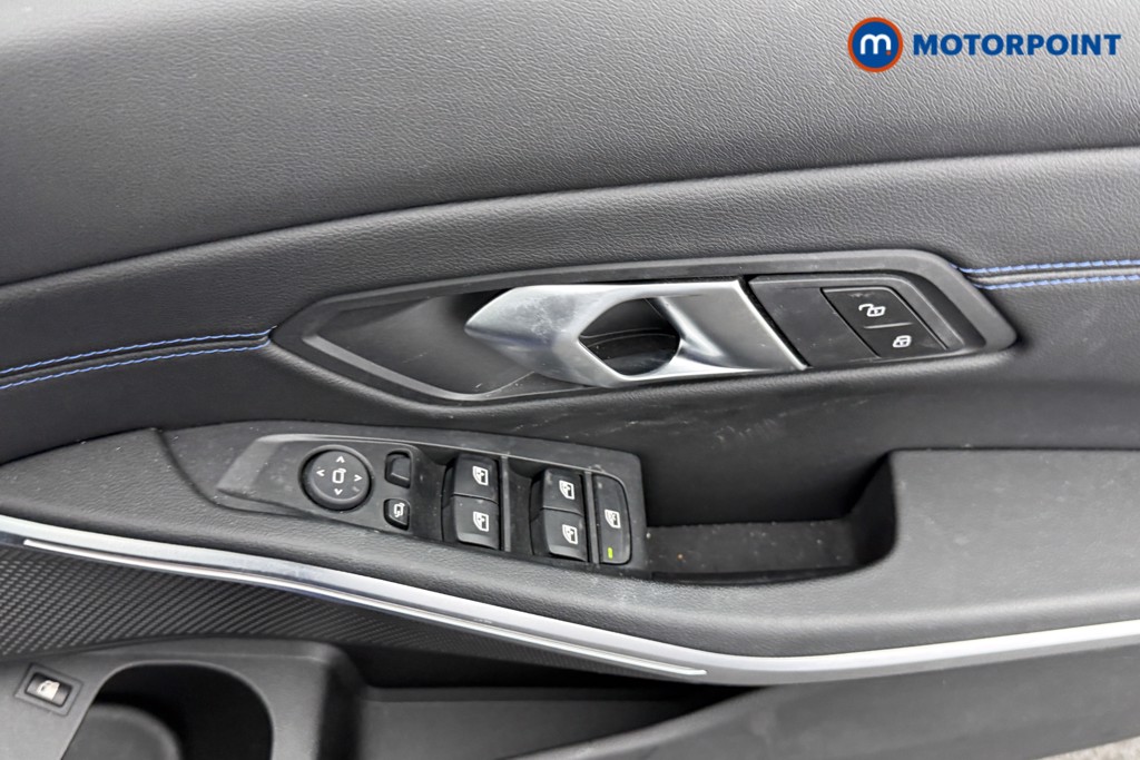 BMW 3 Series M Sport Automatic Petrol Plug-In Hybrid Saloon - Stock Number (1596898) - 16th supplementary image