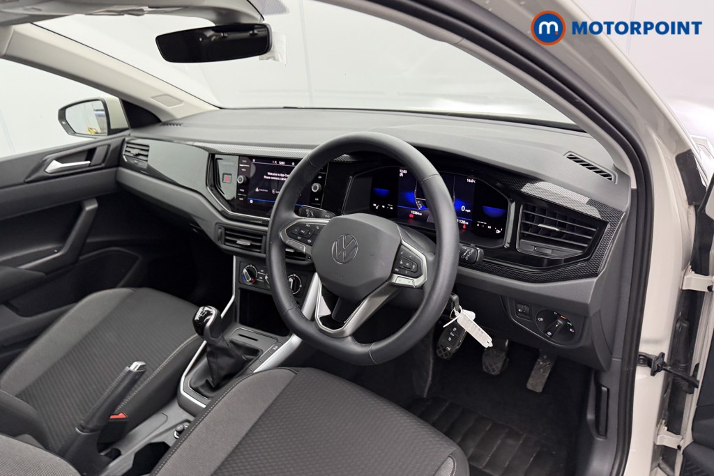 Volkswagen Polo Life Manual Petrol Hatchback - Stock Number (1597651) - 4th supplementary image