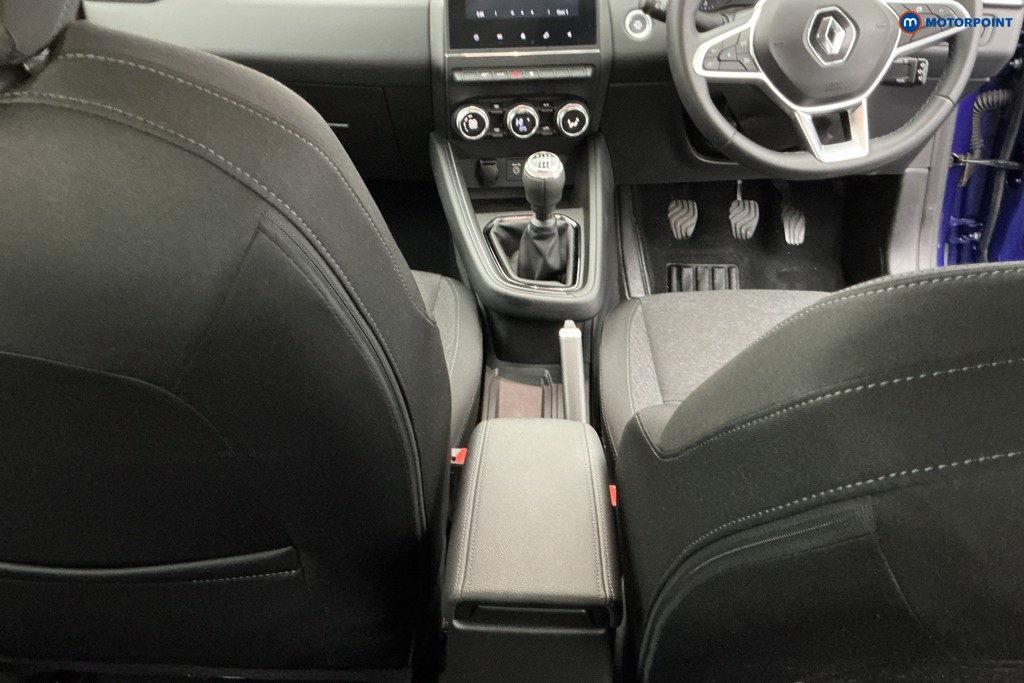 Renault Clio Iconic Edition Manual Petrol Hatchback - Stock Number (1597789) - 10th supplementary image