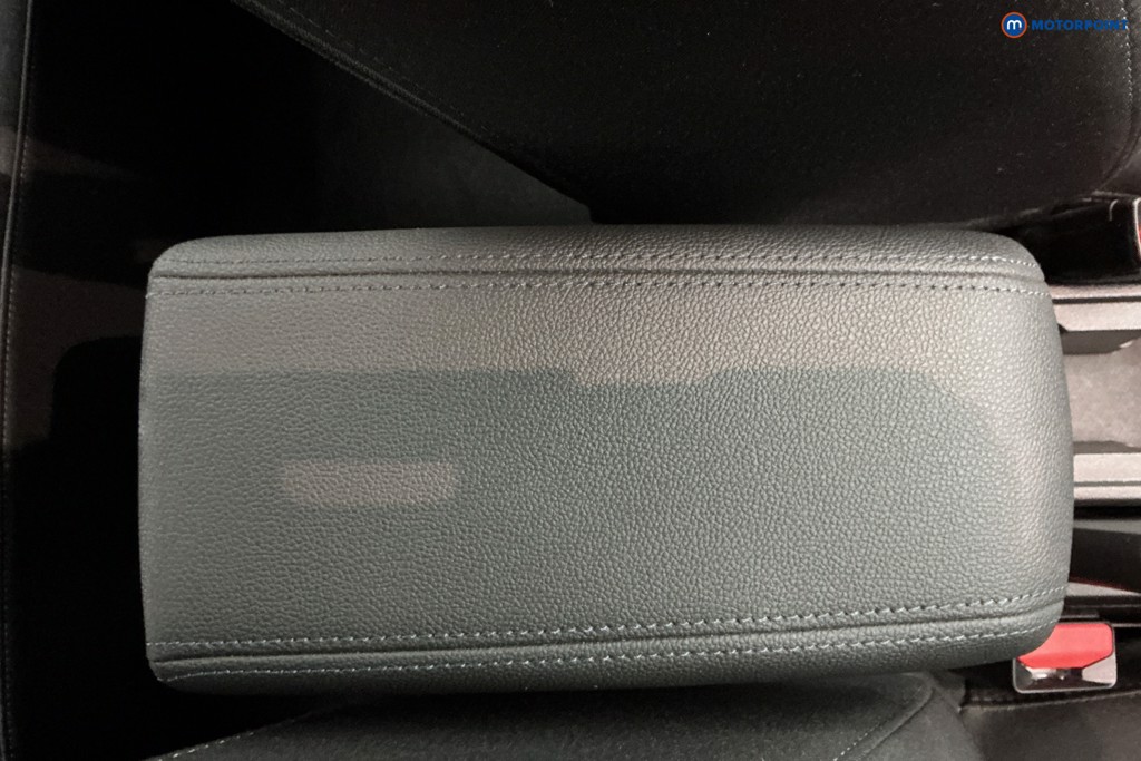 Renault Clio Iconic Edition Manual Petrol Hatchback - Stock Number (1597789) - 12th supplementary image