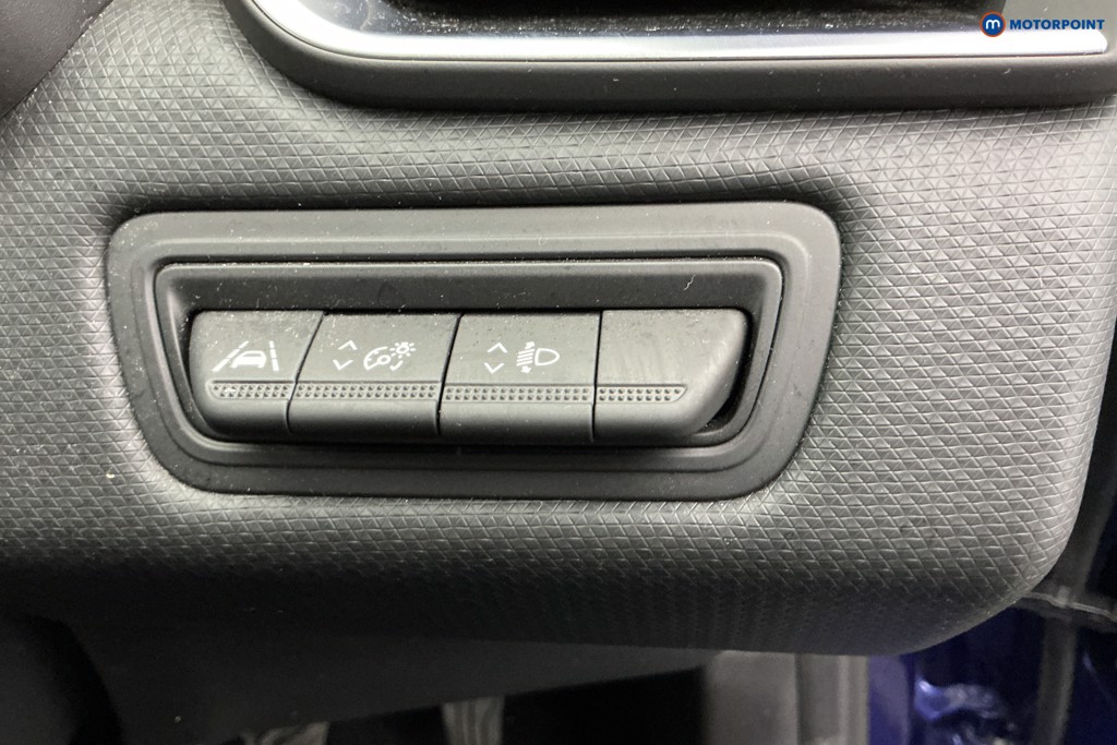 Renault Clio Iconic Edition Manual Petrol Hatchback - Stock Number (1597789) - 19th supplementary image