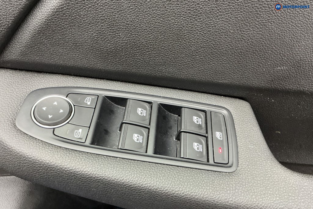 Renault Clio Iconic Edition Manual Petrol Hatchback - Stock Number (1597789) - 21st supplementary image