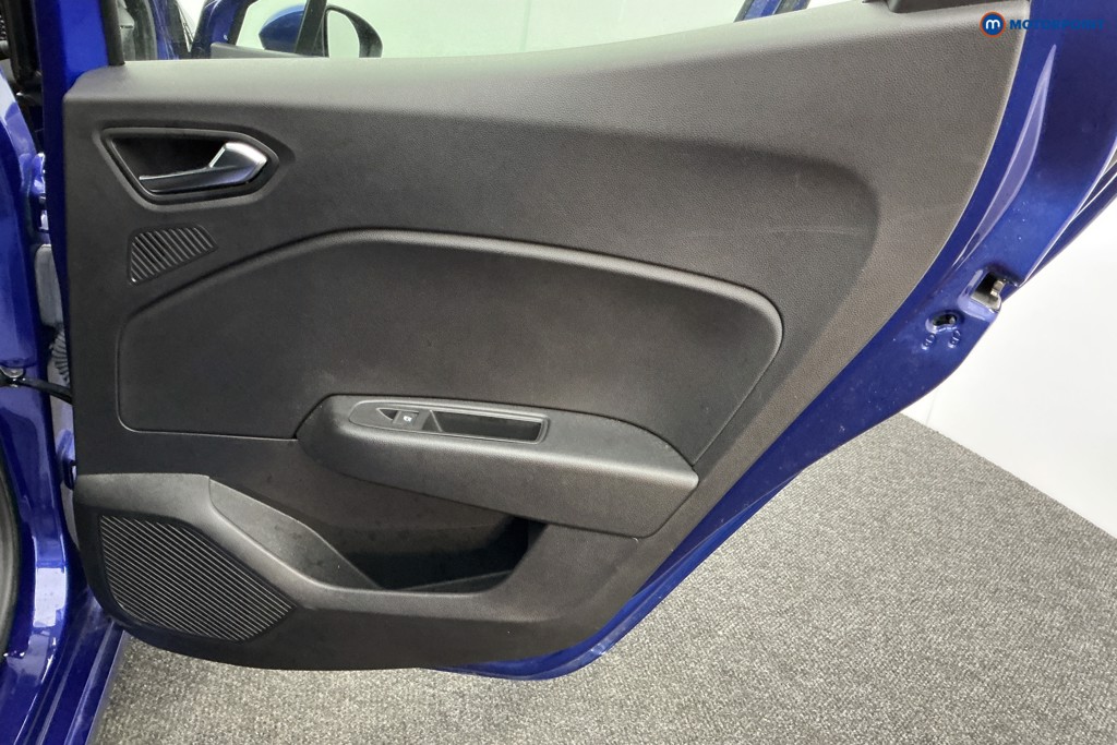 Renault Clio Iconic Edition Manual Petrol Hatchback - Stock Number (1597789) - 22nd supplementary image