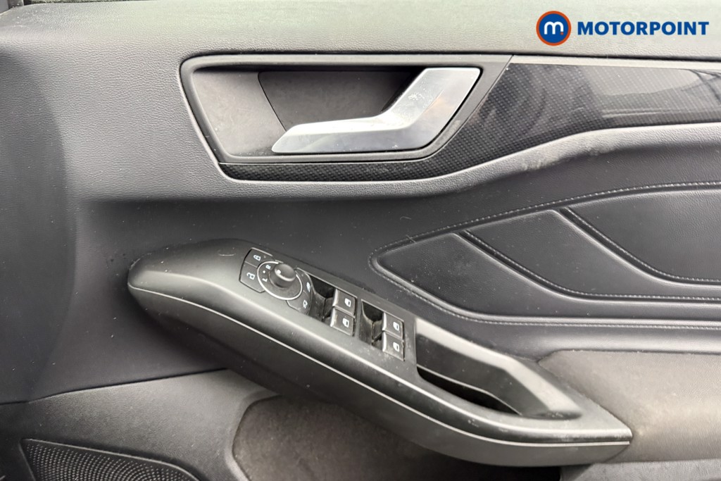 Ford Focus St-Line Manual Petrol Estate - Stock Number (1598354) - 16th supplementary image