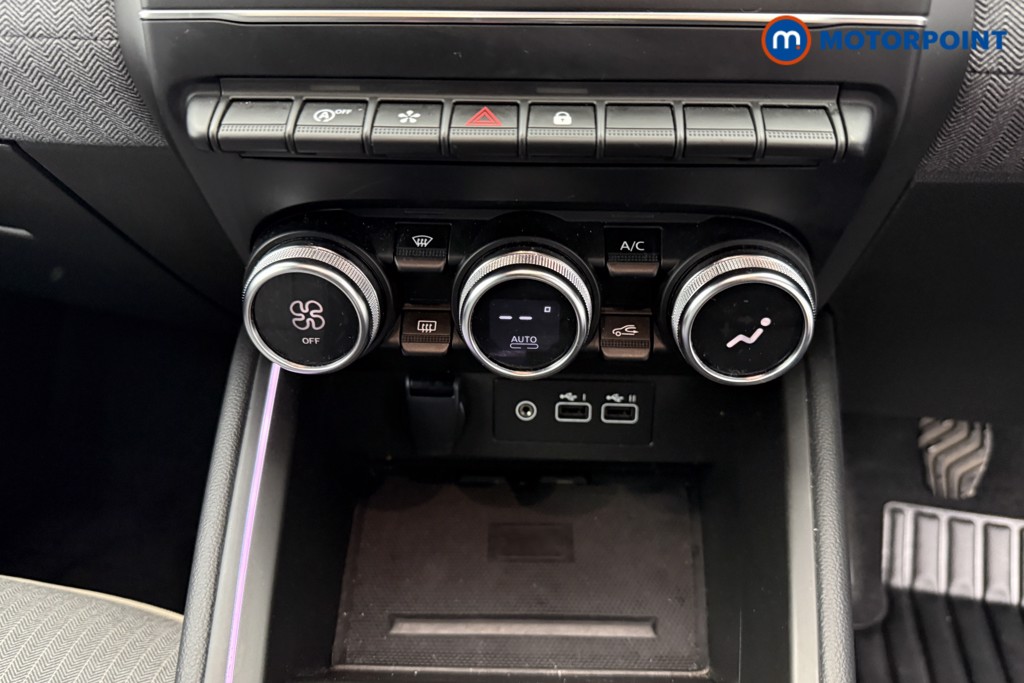 Renault Clio Techno Manual Petrol Hatchback - Stock Number (1598655) - 10th supplementary image