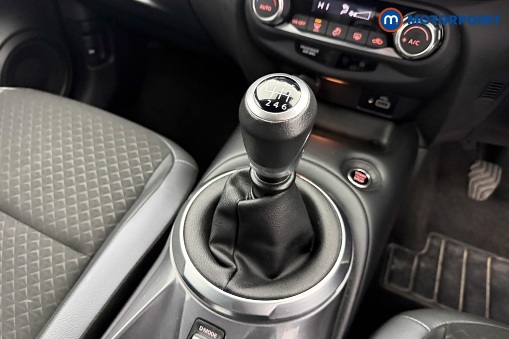 Nissan Juke N-Connecta Manual Petrol SUV - Stock Number (1598670) - 13th supplementary image