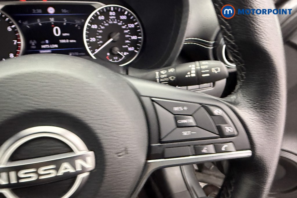 Nissan Juke N-Connecta Manual Petrol SUV - Stock Number (1598670) - 15th supplementary image