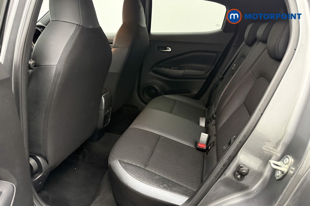 Nissan Juke N-Connecta Manual Petrol SUV - Stock Number (1598690) - 4th supplementary image