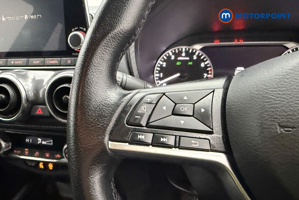 Nissan Juke N-Connecta Manual Petrol SUV - Stock Number (1598690) - 7th supplementary image