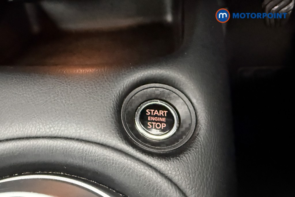 Nissan Juke N-Connecta Manual Petrol SUV - Stock Number (1598690) - 15th supplementary image