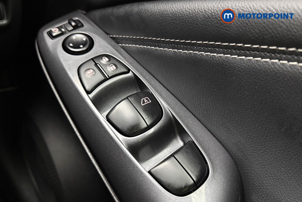 Nissan Juke N-Connecta Manual Petrol SUV - Stock Number (1598690) - 18th supplementary image