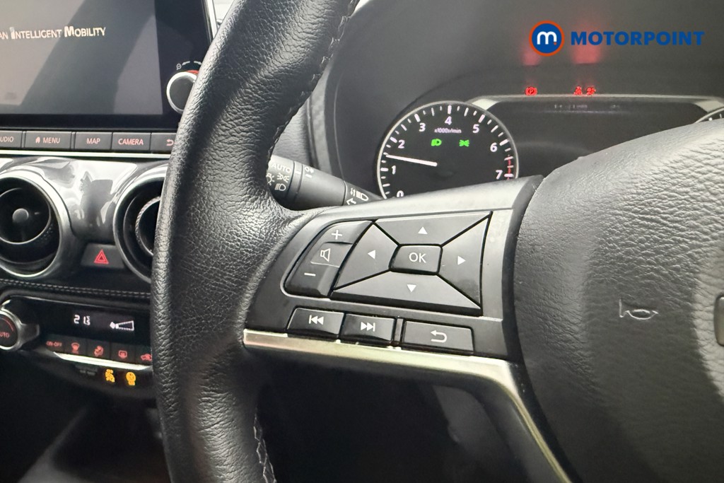 Nissan Juke N-Connecta Manual Petrol SUV - Stock Number (1598691) - 7th supplementary image