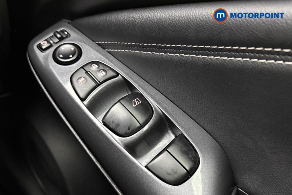 Nissan Juke N-Connecta Manual Petrol SUV - Stock Number (1598691) - 18th supplementary image