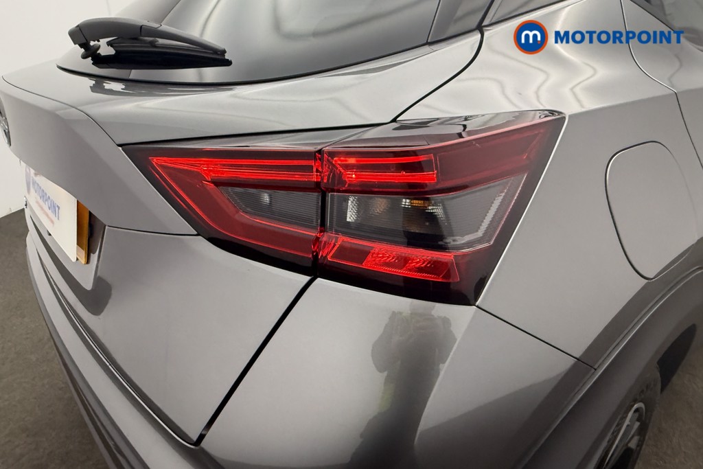 Nissan Juke N-Connecta Manual Petrol SUV - Stock Number (1598691) - 19th supplementary image