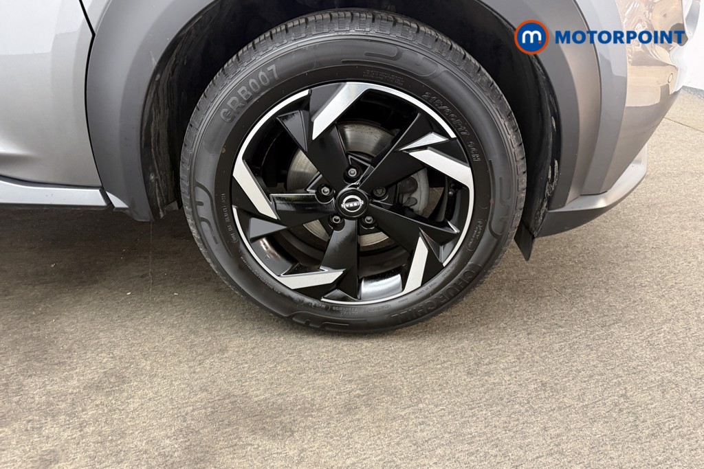 Nissan Juke N-Connecta Manual Petrol SUV - Stock Number (1598691) - 23rd supplementary image