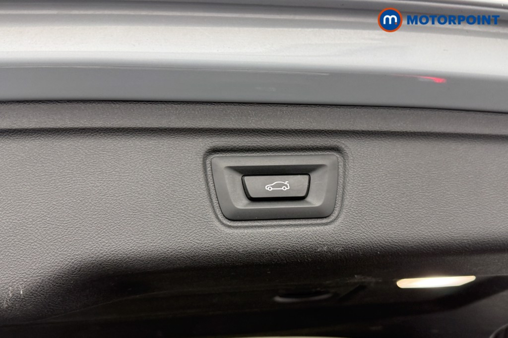 BMW 3 Series M Sport Automatic Petrol Plug-In Hybrid Estate - Stock Number (1598789) - 23rd supplementary image