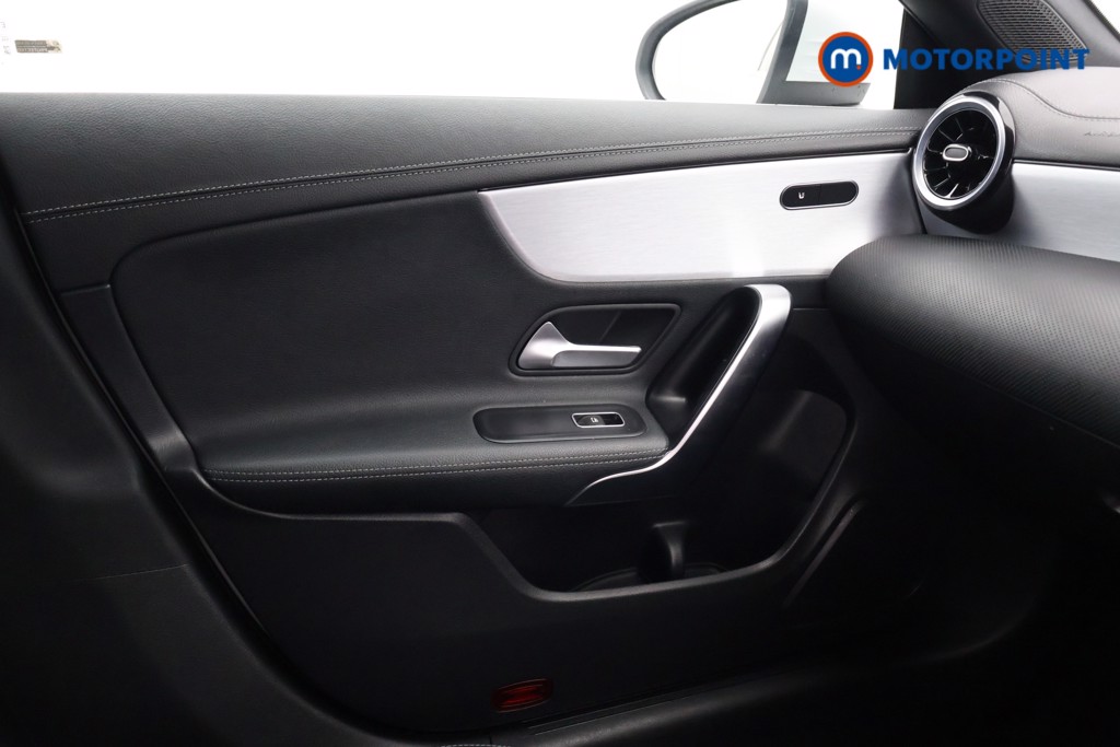 Mercedes-Benz CLA Amg Line Automatic Petrol Estate - Stock Number (1598912) - 7th supplementary image