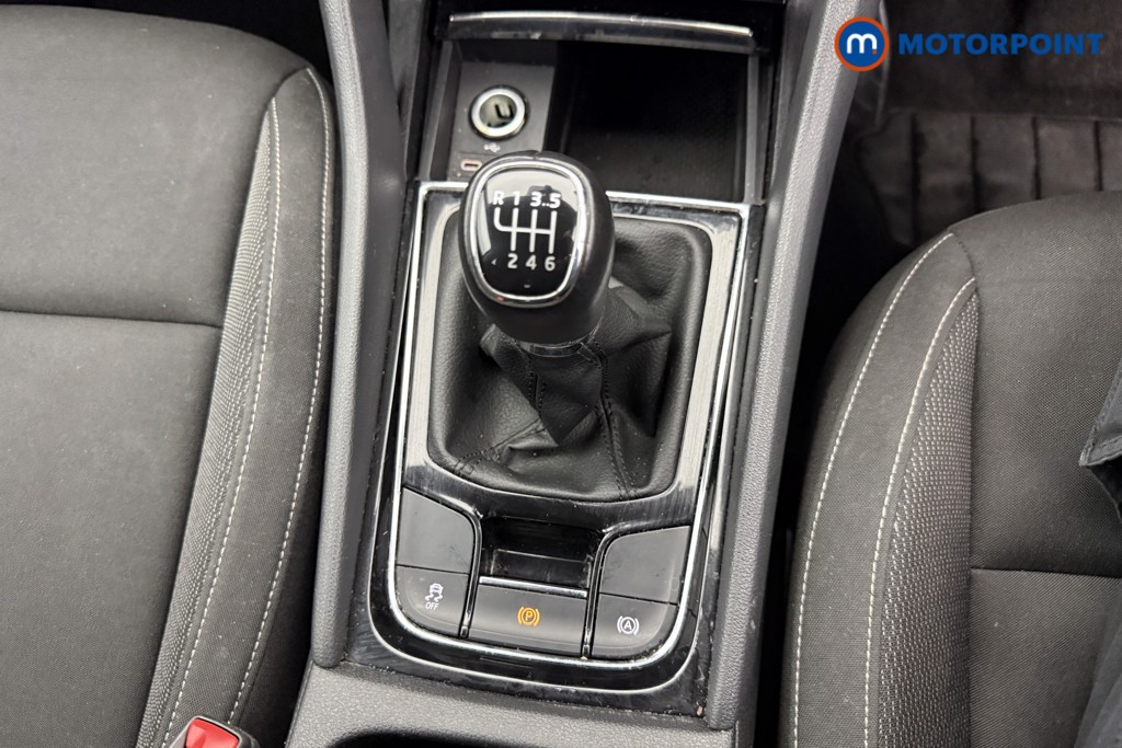 Skoda Karoq Se Drive Manual Petrol SUV - Stock Number (1599351) - 13th supplementary image