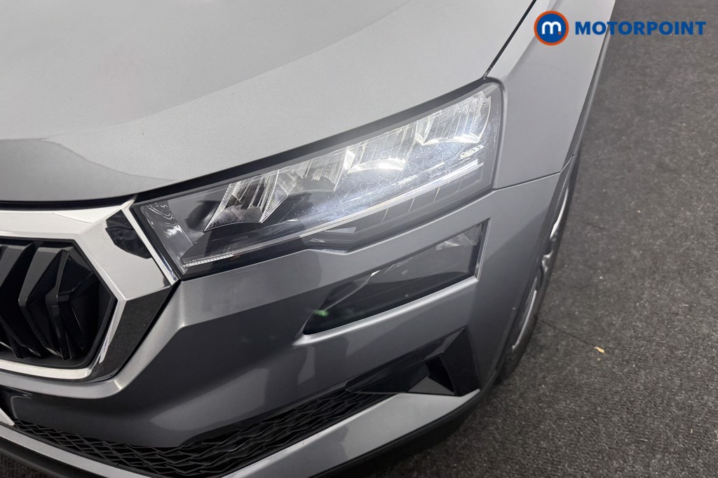 Skoda Karoq Se Drive Manual Petrol SUV - Stock Number (1599359) - 21st supplementary image