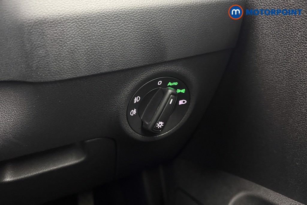 Skoda Karoq Se Drive Manual Petrol SUV - Stock Number (1599361) - 11th supplementary image