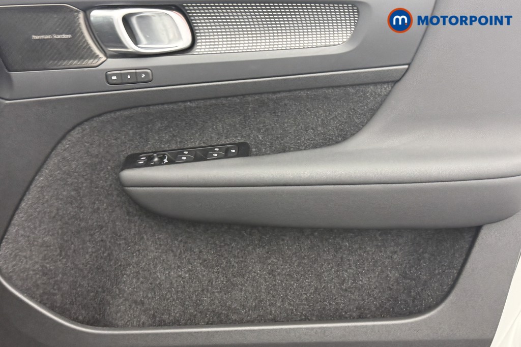 Volvo Xc40 R Design Pro Automatic Petrol Plug-In Hybrid SUV - Stock Number (1599581) - 17th supplementary image