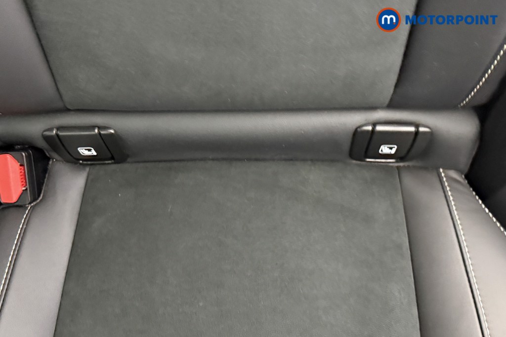 Volvo Xc40 R Design Pro Automatic Petrol Plug-In Hybrid SUV - Stock Number (1599581) - 27th supplementary image