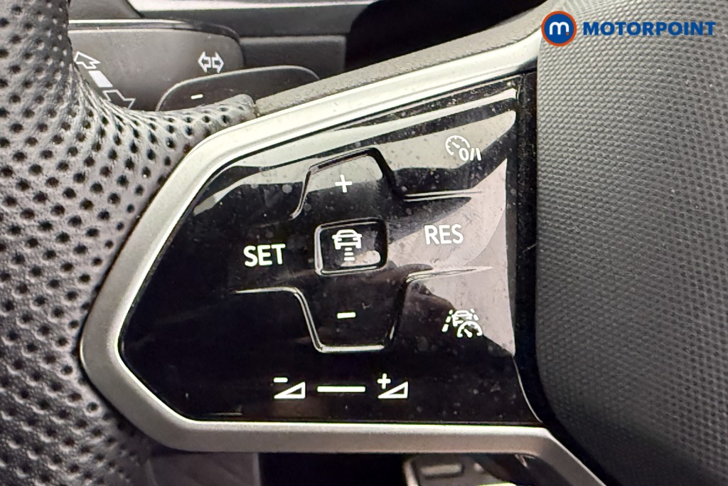 Volkswagen Tiguan R-Line Automatic Petrol SUV - Stock Number (1599996) - 14th supplementary image