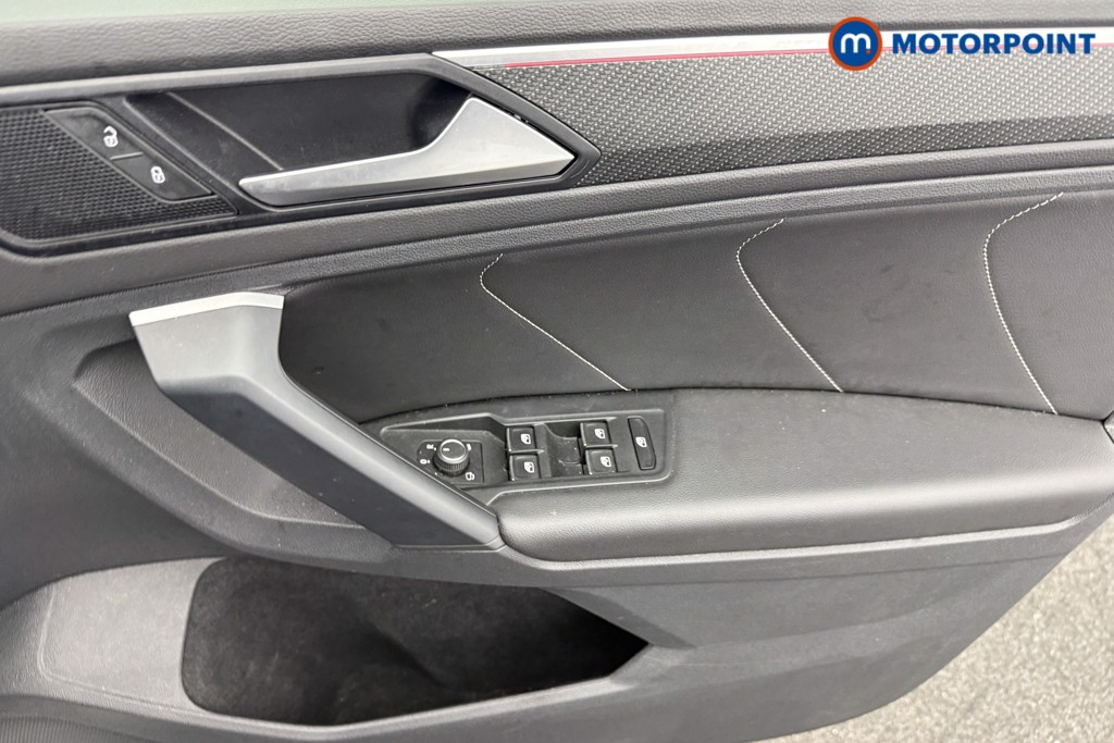 Volkswagen Tiguan R-Line Automatic Petrol SUV - Stock Number (1599996) - 17th supplementary image