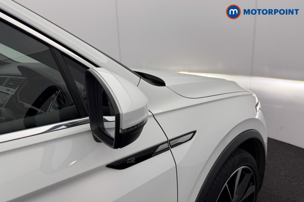Volkswagen Tiguan R-Line Automatic Petrol SUV - Stock Number (1599996) - 19th supplementary image