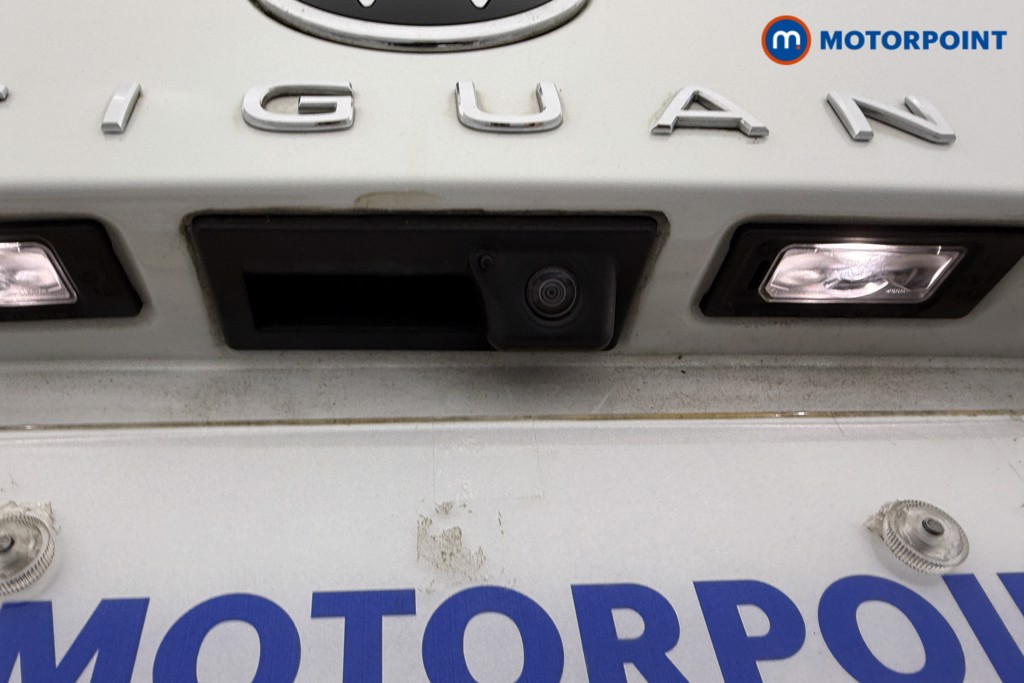 Volkswagen Tiguan R-Line Automatic Petrol SUV - Stock Number (1599996) - 22nd supplementary image