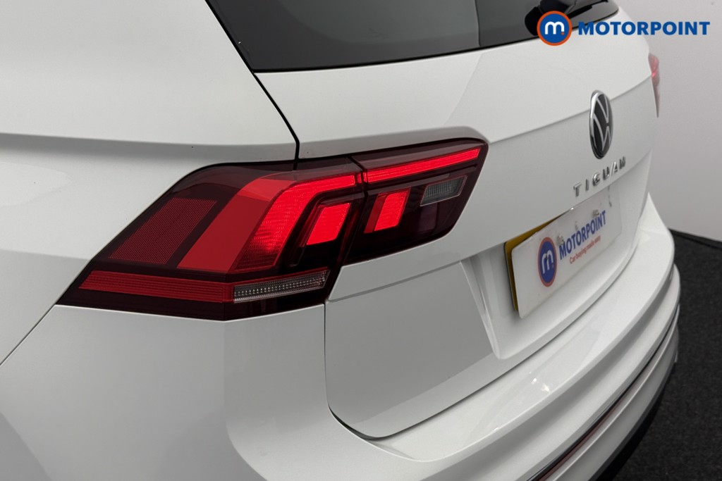 Volkswagen Tiguan R-Line Automatic Petrol SUV - Stock Number (1599996) - 28th supplementary image