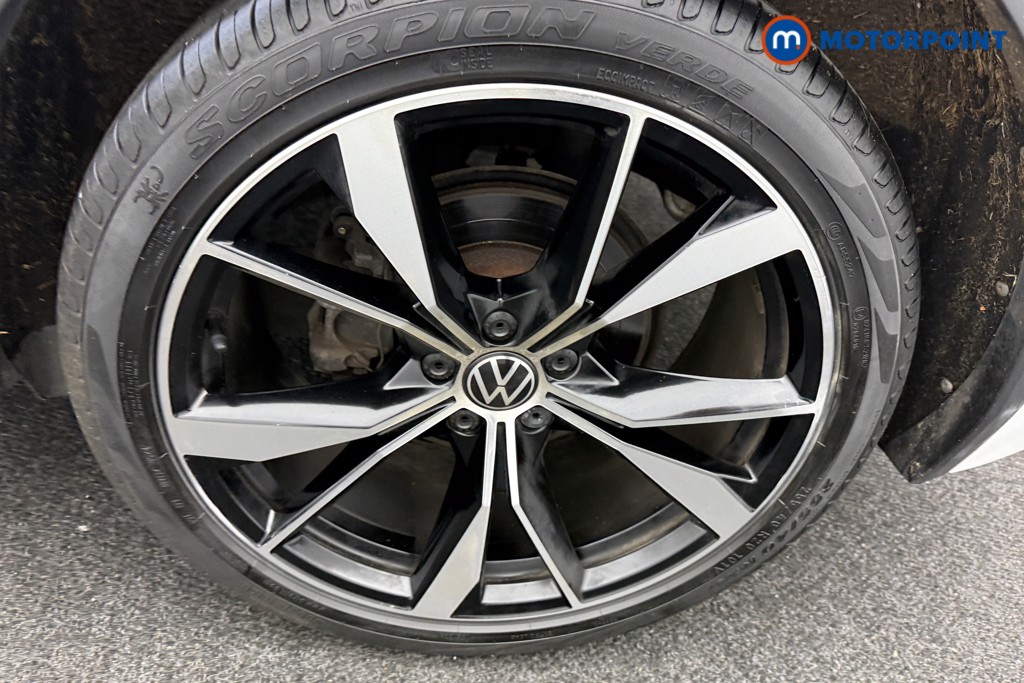 Volkswagen Tiguan R-Line Automatic Petrol SUV - Stock Number (1599996) - 32nd supplementary image