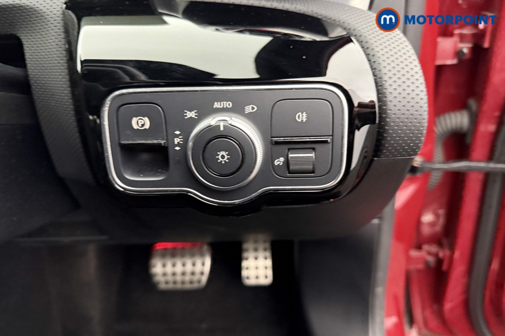 Mercedes-Benz A Class Amg Line Executive Edition Automatic Petrol Hatchback - Stock Number (1600038) - 15th supplementary image