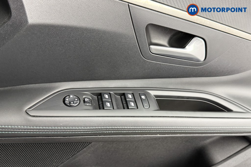 Peugeot 3008 Allure Manual Petrol SUV - Stock Number (1600159) - 16th supplementary image