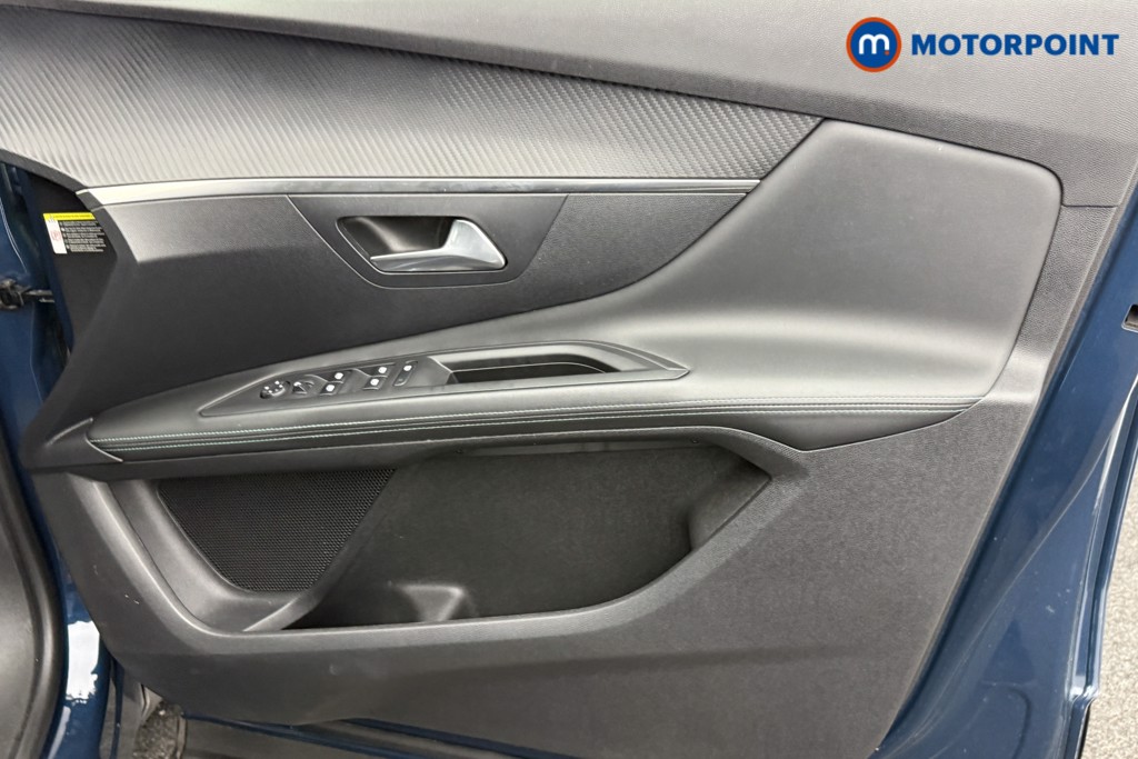 Peugeot 3008 Allure Manual Petrol SUV - Stock Number (1600159) - 17th supplementary image