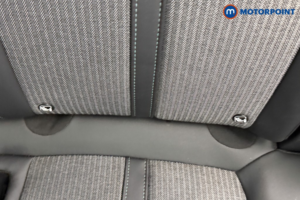 Peugeot 3008 Allure Manual Petrol SUV - Stock Number (1600159) - 23rd supplementary image