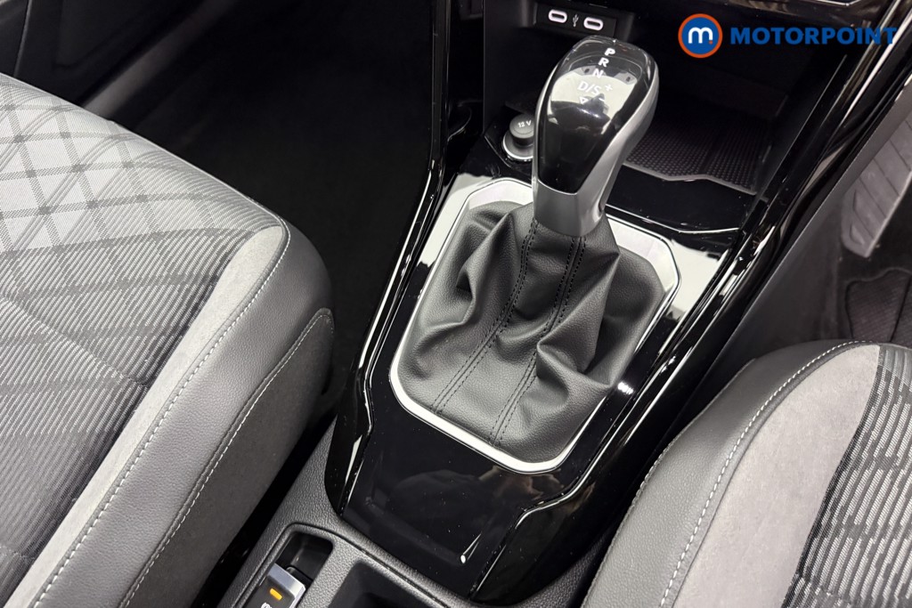 Volkswagen T-Roc R-Line Automatic Petrol SUV - Stock Number (1600349) - 5th supplementary image