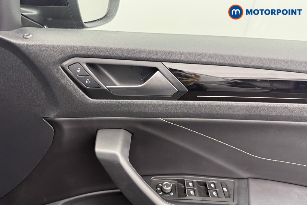 Volkswagen T-Roc R-Line Automatic Petrol SUV - Stock Number (1600349) - 13th supplementary image