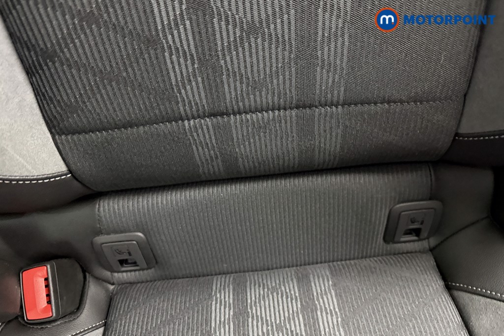 Volkswagen T-Roc R-Line Automatic Petrol SUV - Stock Number (1600349) - 17th supplementary image